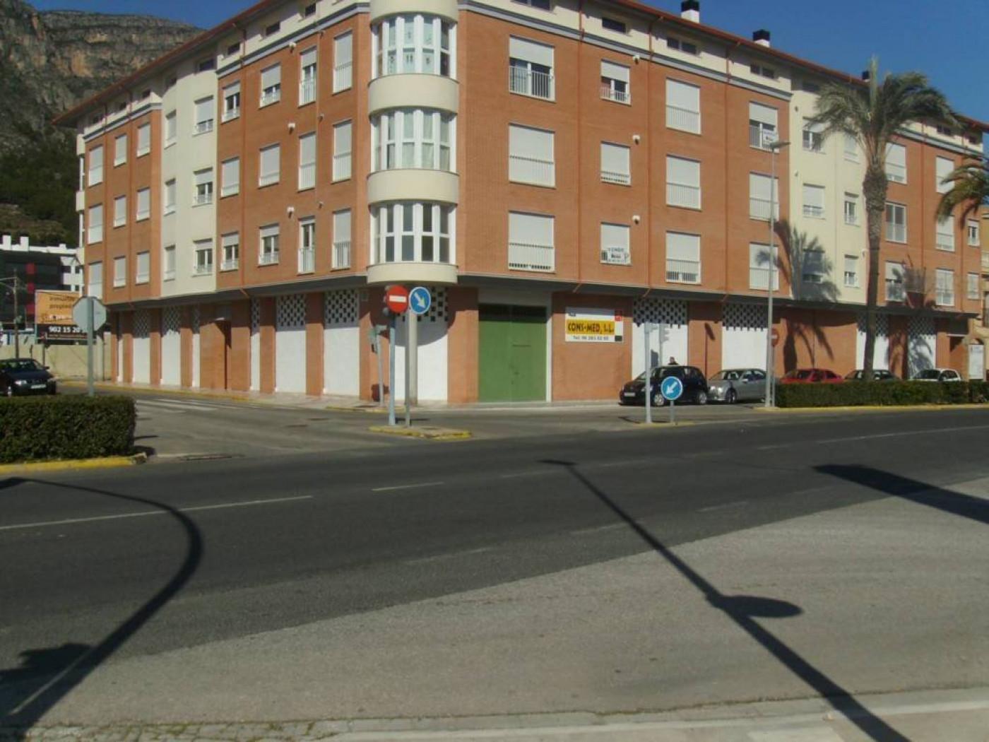 Local comercial en alquiler en Tavernes de La Valldigna